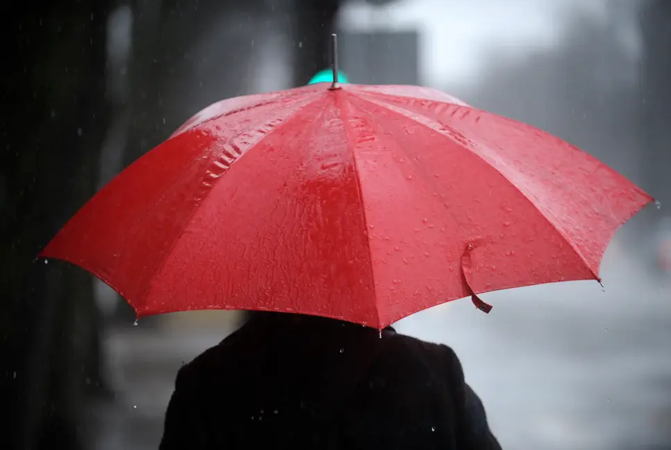 Latviju Gaida Lietains Vasaras Saulgriežu Atblāzmas Nakts: Stipri Nokrišņi Ziemeļos un Pārdomas par Klimata Izaicinājumiem