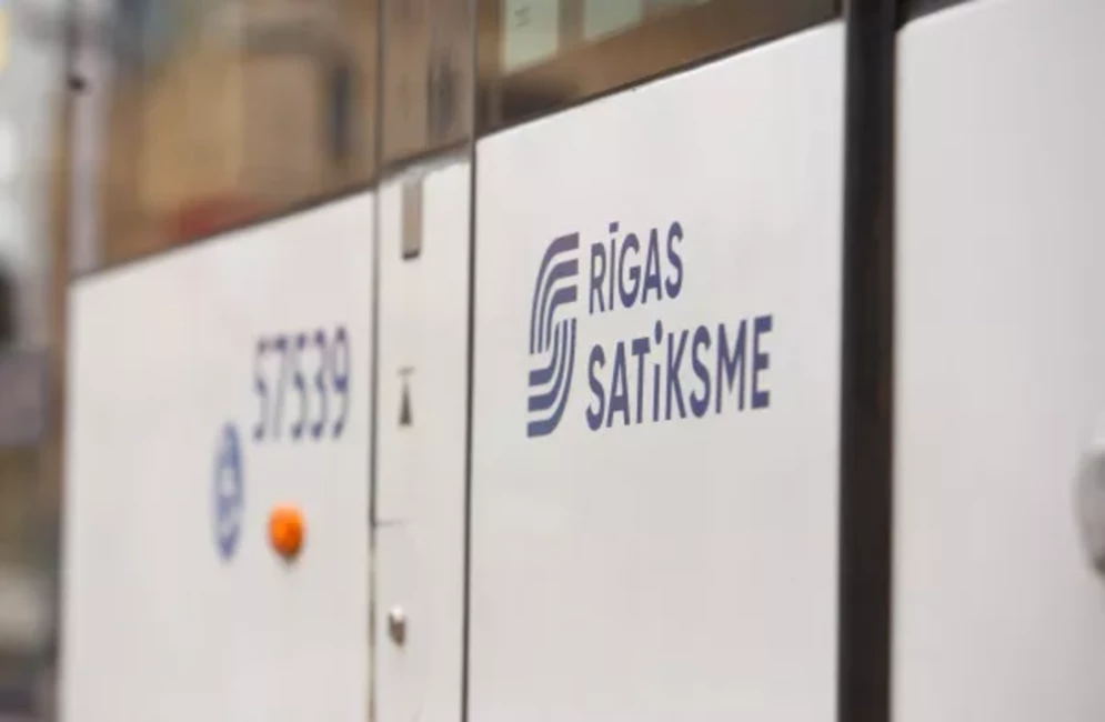 Līgo un Jāņi Rīgā: Pilsētas Dāvana — Bezmaksas Sabiedriskais Transports un Papildu Reisi Svētku Priekam