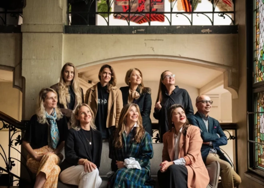 “Linstow Art Award” Iespaidīgā Debija: Vairāk nekā 60 Jauno Mākslinieku Piesakās, 11 Finālisti Cīnās par Vēsturiskajām Pirmajām Balvām