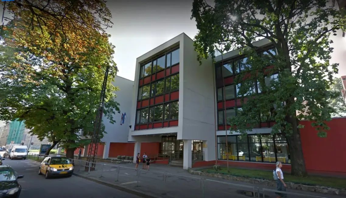 Natālijas Draudziņas vidusskolu satricina skolotāju masveida aiziešana: departaments nogaida