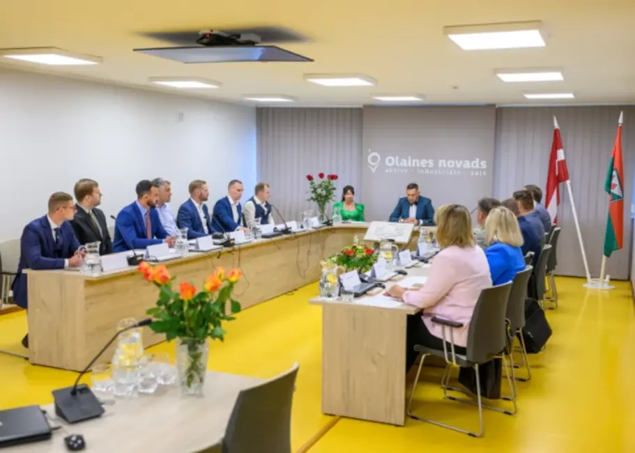 Olaines novadā jauns vicemērs: Dmitrijs Ivanovs stājas Andra Vurča vietā pēc izglītības skandāla