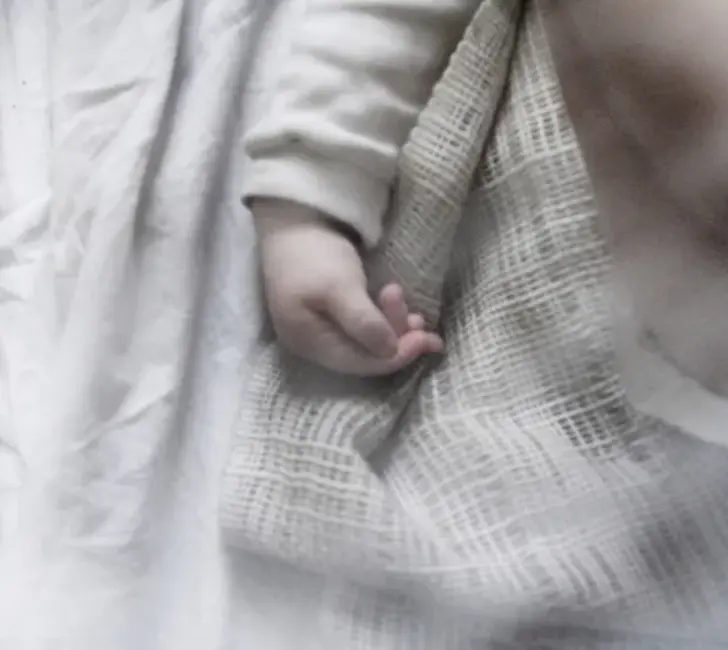 Pēcdzemdību depresija Latvijā: satraucoši skaitļi un nepieciešamā palīdzība