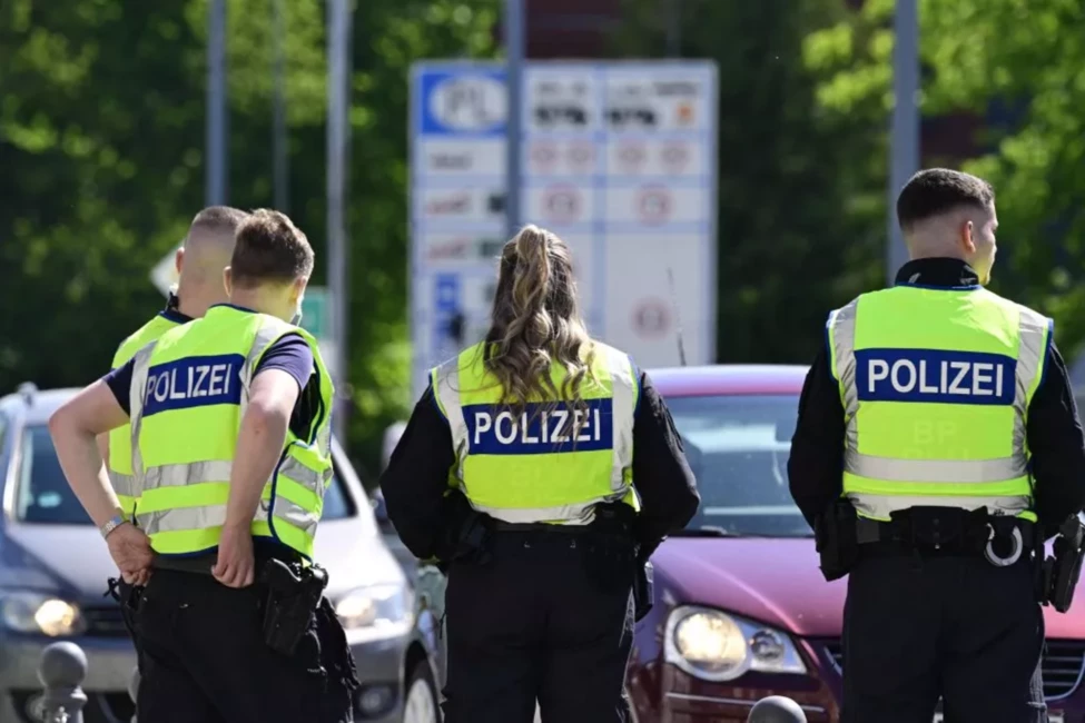 Polija tūrisma pīķī dzen izmisumā ceļotājus: Robežkontroles atjaunošana ar Vāciju un Lietuvu – nepieciešamība vai Šengenas trausluma simbols?