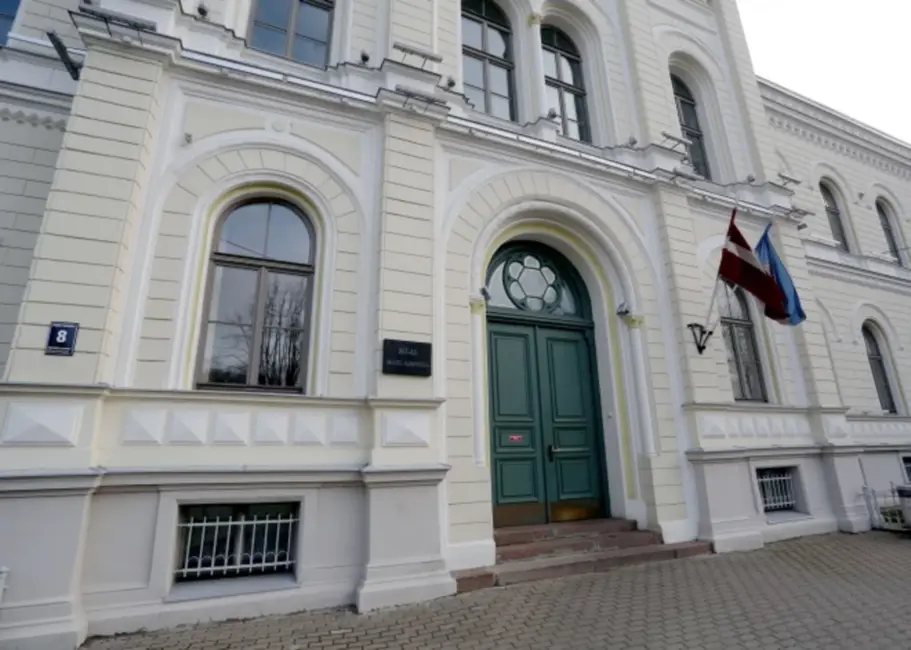 Rīgā Sākas Elektroniskā Pieteikšanās 10. Klasēm: Solis Nākotnes Izglītības Digitalizācijā