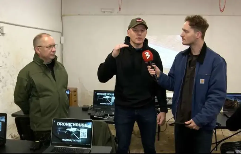 Rīgā atklāts Baltijā lielākais dronu poligons; apmācības pieejamas ikvienam