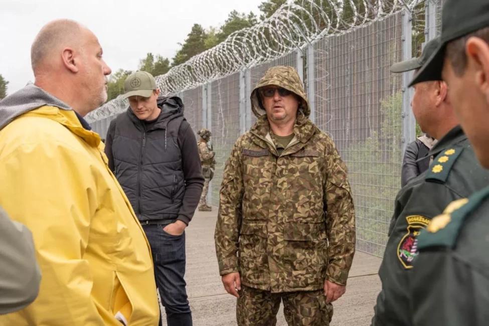 Saeimas deputāti gandarīti: Austrumu robeža kļūst arvien neieņemamāka – darbi rit pilnā sparā, top jauni šķēršļi un likumi