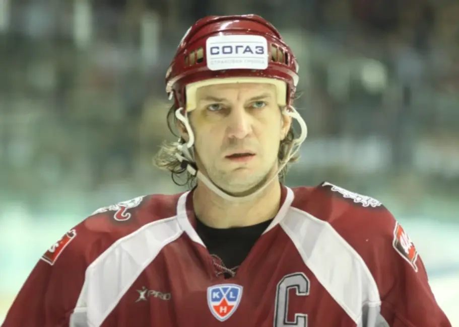 Sanda Ozoliņa juridiskais labirints: Kādēļ hokeja leģenda ierauta tiesvedībās ar ilggadējo partneri Armandu Puči?