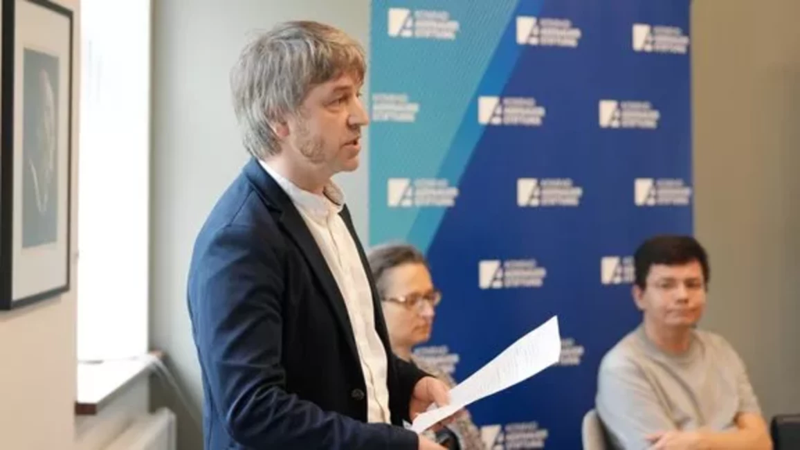 Satraucoša tendence: Latvijas krievvalodīgo atbalsts Ukrainai sarūk, pieaug nenoteiktība un pašcenzūra