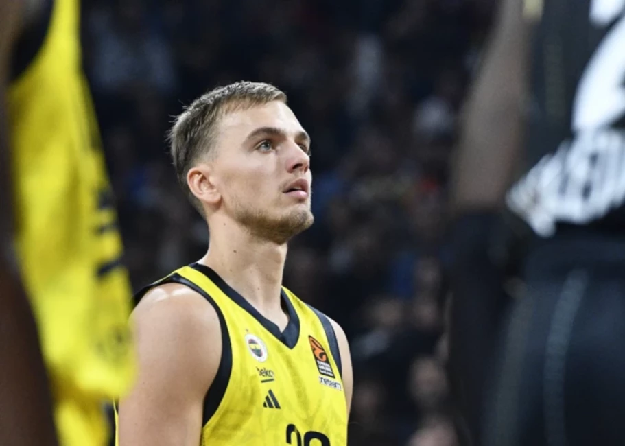 Sērija Uzkarst! "Besiktas" Pārsteidzoši Sagrūž "Fenerbahce" Turcijas Finālā, Žagars Ārpus Pieteikuma