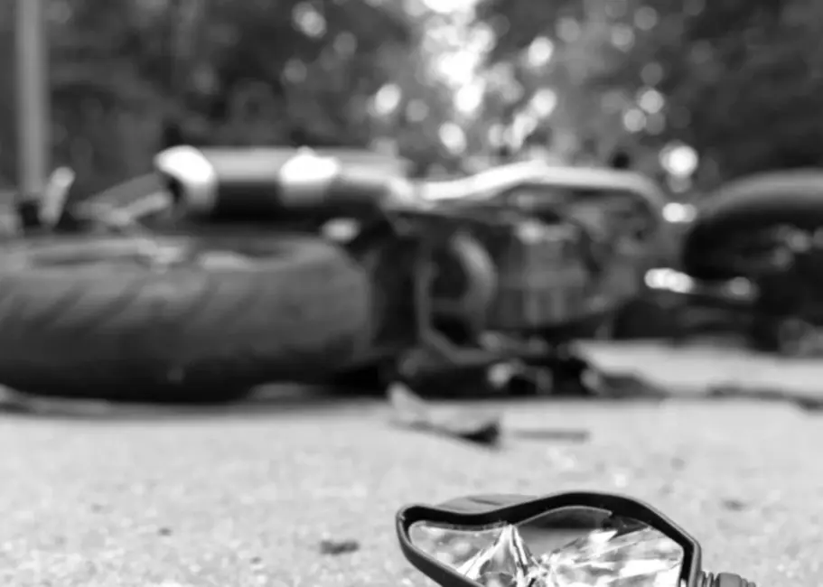 Smaga traģēdija Tukuma novadā: iereibašs motociklists izraisījis nāvējošu avāriju ar bērna nāvi