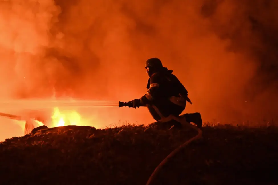 Ukrainas droni uzbrukuši naftas rūpniecības objektiem divos Krievijas reģionos