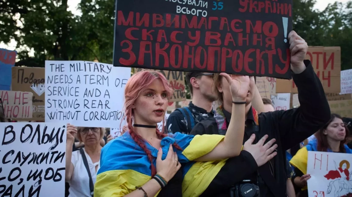 Ukrainas parlaments atjauno pretkorupcijas aģentūru neatkarību, novēršot bažas par ES ceļu