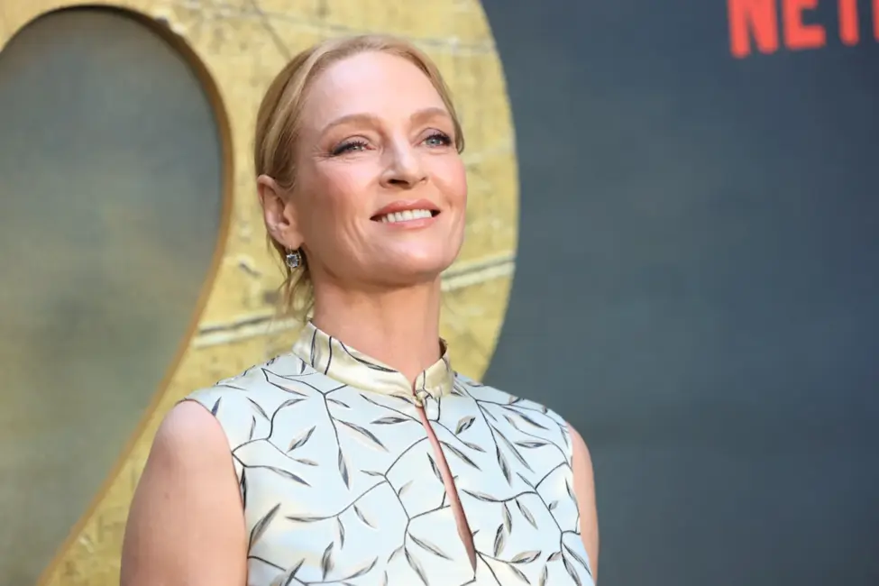 Uma Tūrmane Pārsteidz ar Vēsturisku “Prada” Kleitu: Sarkanais Paklājs Satiek Ilgtspējību un Mūžīgu Eleganci