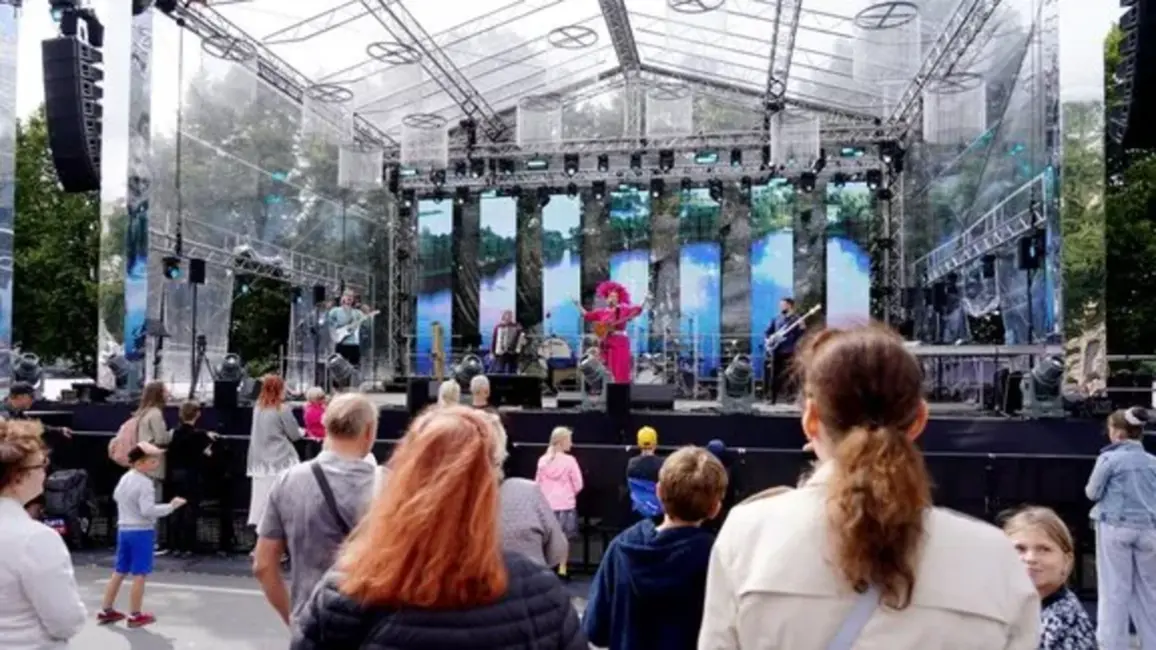 Vērienīgie pašvaldību tēriņi pilsētu svētkiem: svētība tautai, rūgts piliens tirgum?